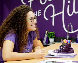 Cornell College student speaks with admission counselor