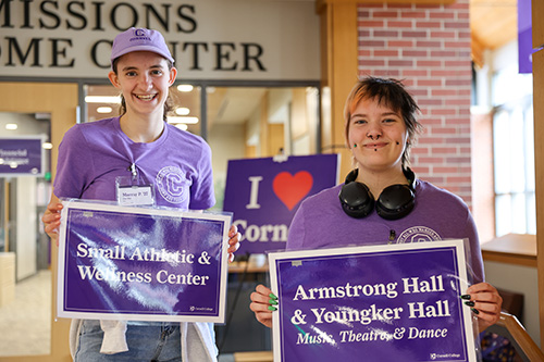 Student tour guides at Destination Cornell