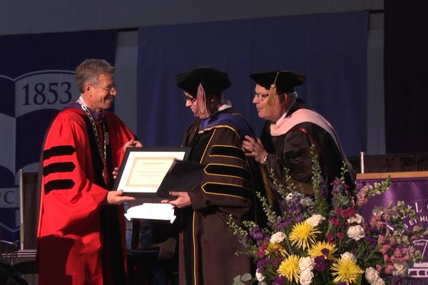 Chris Penn-Goetsch receives the United Methodist Higher Ed Award