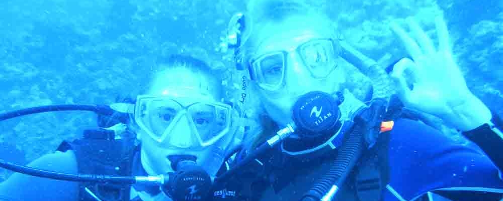 Off-campus studies students snorkeling