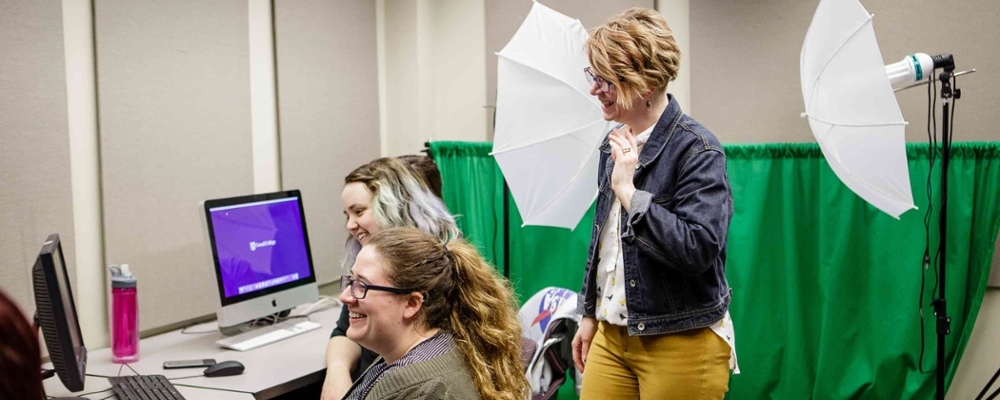 Sociology and anthropology class meets in tech studio